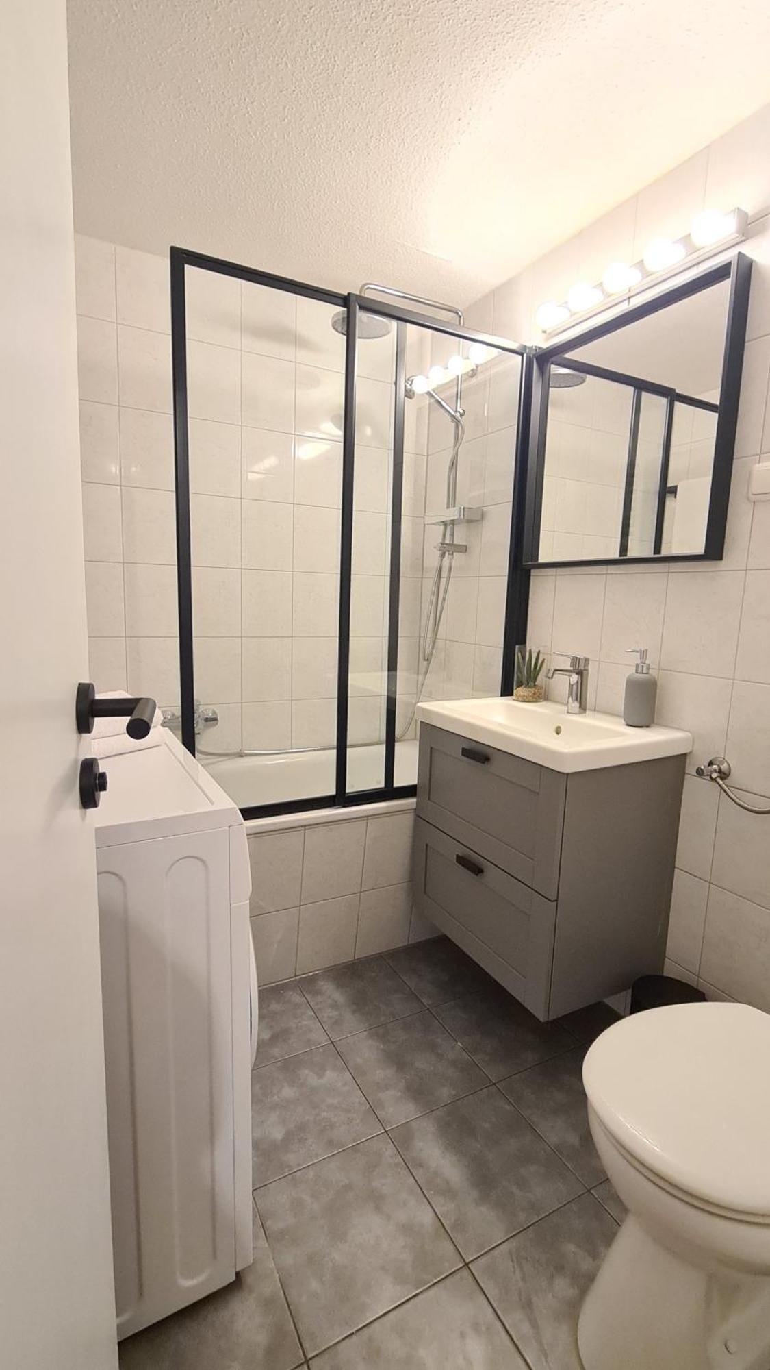 Cozy Apartments, 2-room Flat For Vacation & Messe Duesseldorf, Perfect Connectivity